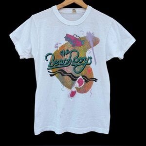 Vintage 1988 The Beach Boys Band T-Shirt White Size Small Screen Stars 80s USA